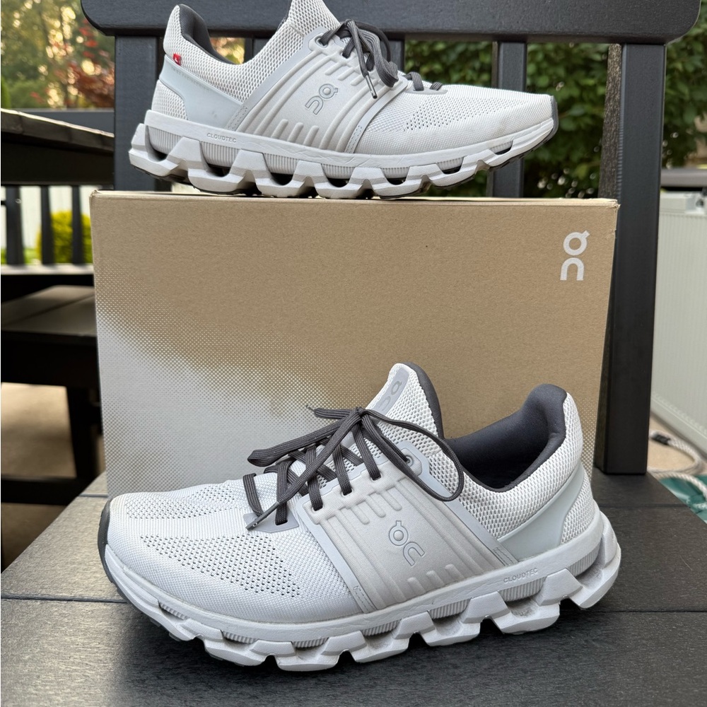 On Cloudswift 3 frost / glacier- men’s size 8.5 / women’s size 10